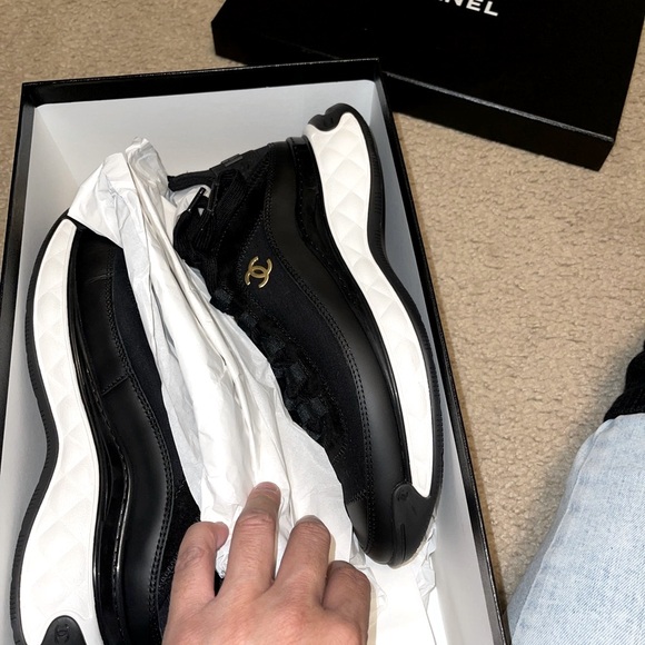 Chanel Sneakers in immaculate condition 38.5 - Picture 3 of 7